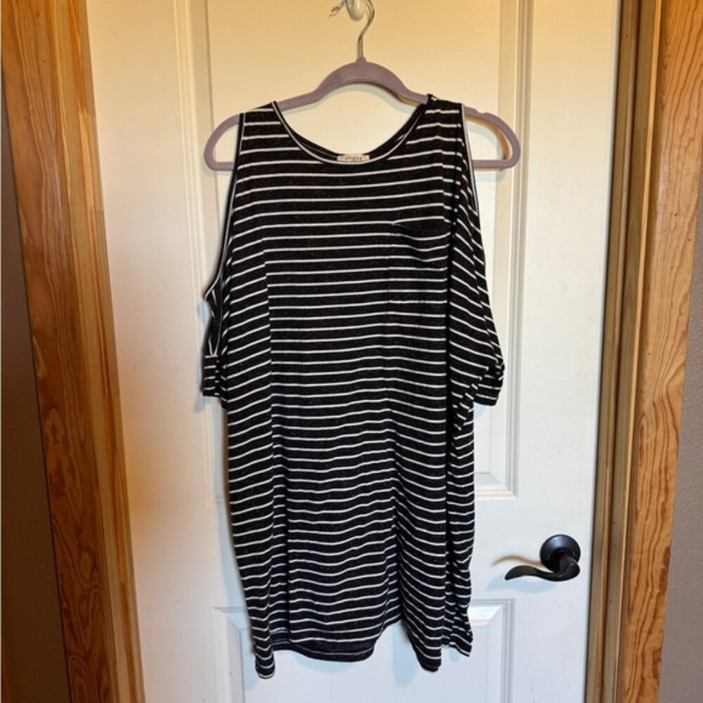 Black and White Striped Cold Shoulder tunic style Size L